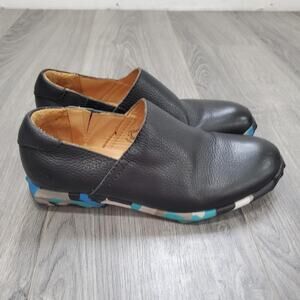 John Fluevog Shoes Mens Size 7 Black Leather Blue Camo Sole Slip On Casual